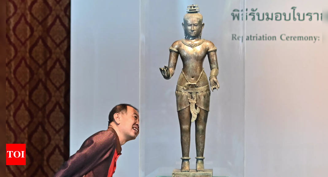 Thailand celebrates return of looted statue from New York's Met - Times ...