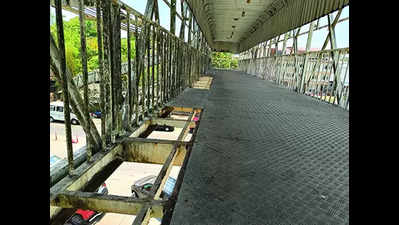 After Mum hoarding tragedy, Miramar school sounds CCP out about foot overbridge