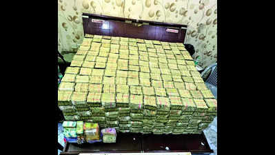 I-T dept seizes over ₹100cr in cash from 3 shoe traders in Agra