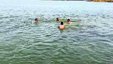 4 minor girls drown in Bhavnagar lake