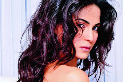Veena Malik’s dad disowns her