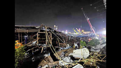 Mumbai Crime Branch forms SIT to probe Ghatkopar hoarding collapse incident