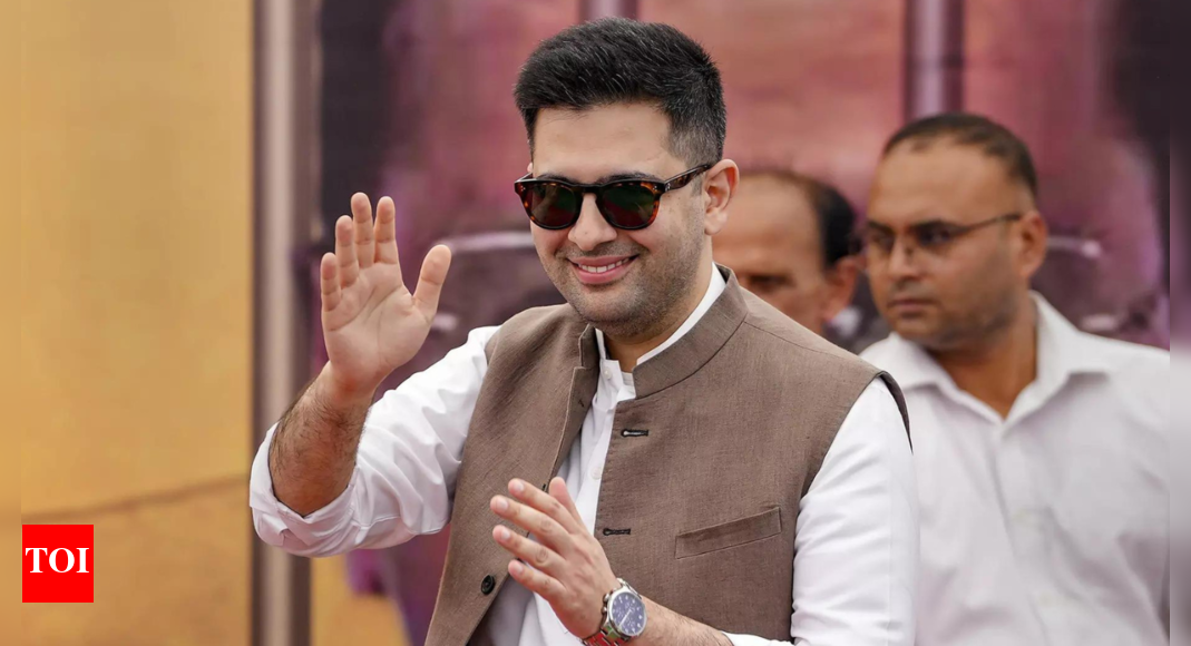 'Kejriwal will vote for Congress, Rahul will vote for AAP': Raghav Chadha in first poll meeting | India News - Vimarsana News