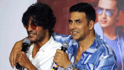 Chunky Pandey says he taught many things to Akshay Kumar about acting; the 'Khiladi' actor joked he had to unlearn it to become a star