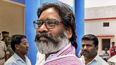 SC pulls up former Jharkhand CM for 'suppressing material facts', Hemant Soren withdraws bail plea