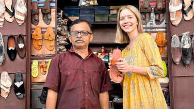 Watch: Indian cobbler surprises Russian tourist with his fluent English