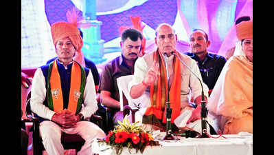 Kejriwal betrayed his guru Anna Hazare: Rajnath