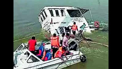 Narrow escape for 11 as ferry capsizes in Subansiri river