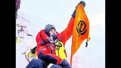 Despite illness, PAU alumnus scales Everest at 53