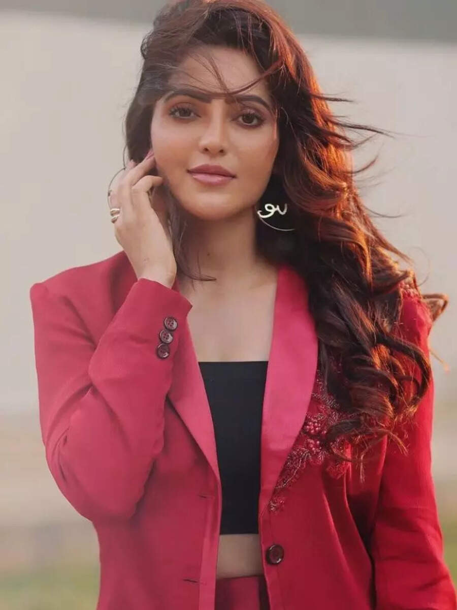  ​கோலிவுட்டில் ஒரு ரவுண்டு வர ரெடியாகும் அதுல்யா! 