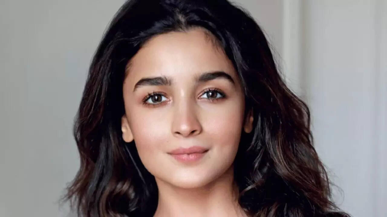 Fan praises Alia Bhatt's stellar performances; The Academy's response wins  hearts | Hindi Movie News - Times of India