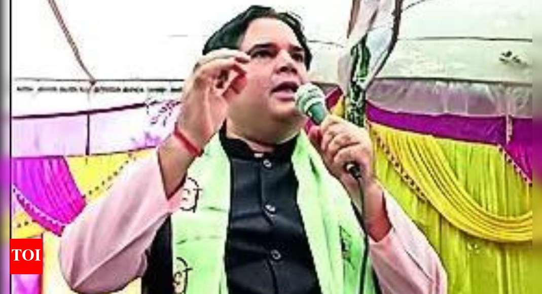 Mere paas maa hai: Varun at rally | India News - Times of India