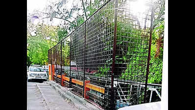NMC installing iron grilles overnullahs to stop waste dumping