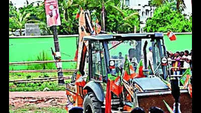Bulldozers a hit at UP CM’s rally