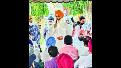 Dhillon promises ind’l devp, smooth traffic in Old City