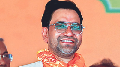 Azamgarh doesn’t need a deserter, but one who ensures planned devpt: Dinesh Lal Yadav Nirahua