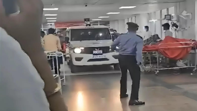 Dramatic scenes at AIIMS: Cops drive into hospital's 4th floor to arrest accused