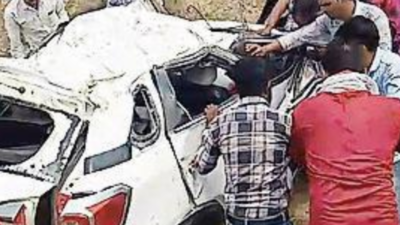 65-year-old, two grandkids die in car crash in MP