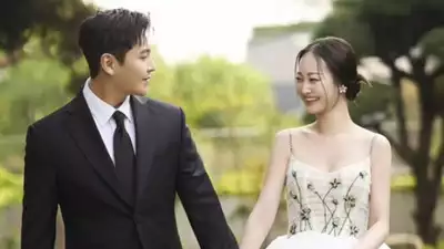 Song Seung Hyun shares romantic pre-wedding photos ahead of June nuptials