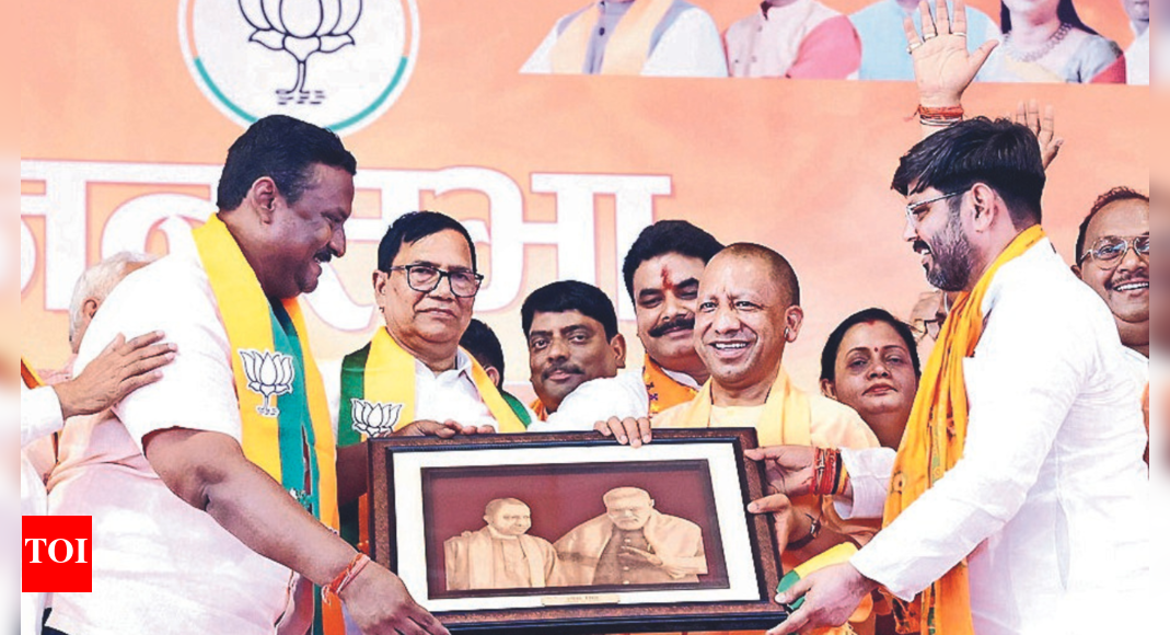 In battle of turncoats, Dhananjay Singh has added 'tadka' with his changing loyalties | India News - Vimarsana News