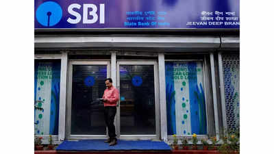 Attention SBI customers, the bank has important warning for you on these SMS and WhatsApp messages