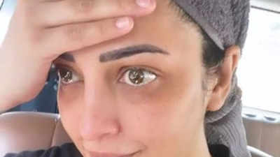 Shruti Haasan's 'Oops' moment; leaves to work with the towel on her head