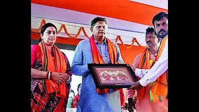 BJD govt has failed on all fronts, alleges Smriti