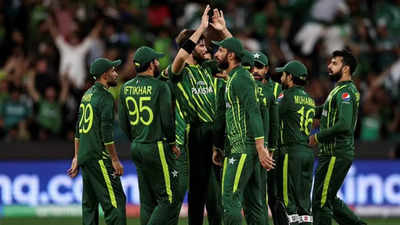 'This is not PSL': Shoaib Malik criticizes Pakistan team after loss to England
