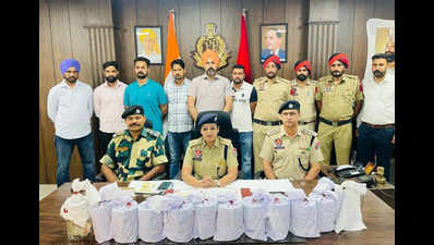Punjab police in joint op with BSF arrest 7 drug smugglers with 5.47 kg Heroin
