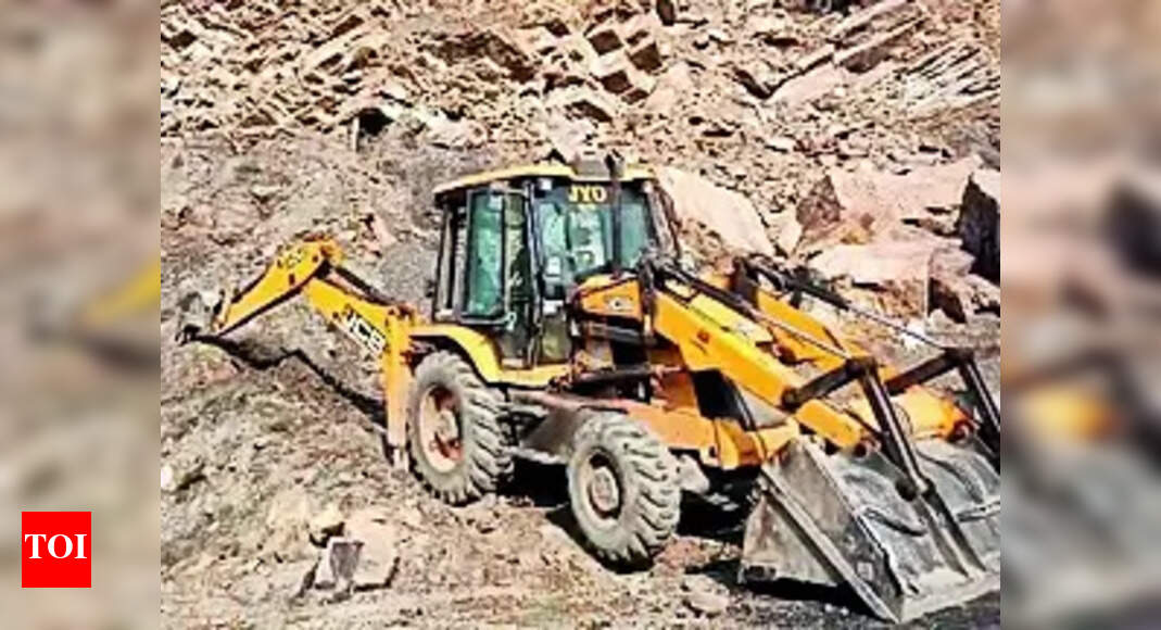 Coal Miners: 3 miners feared dead after rat-hole mine in Tinsukia caves in | Guwahati News - Vimarsana News