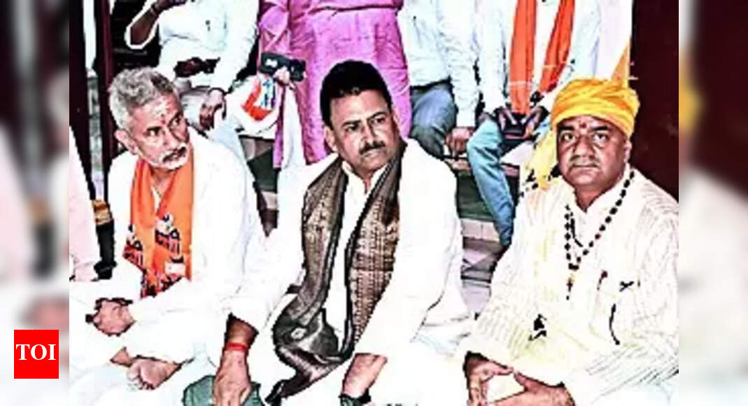 BJP: Star campaigners land in Varanasi to ensure bigger victory margin for Modi | Varanasi News - Vimarsana News
