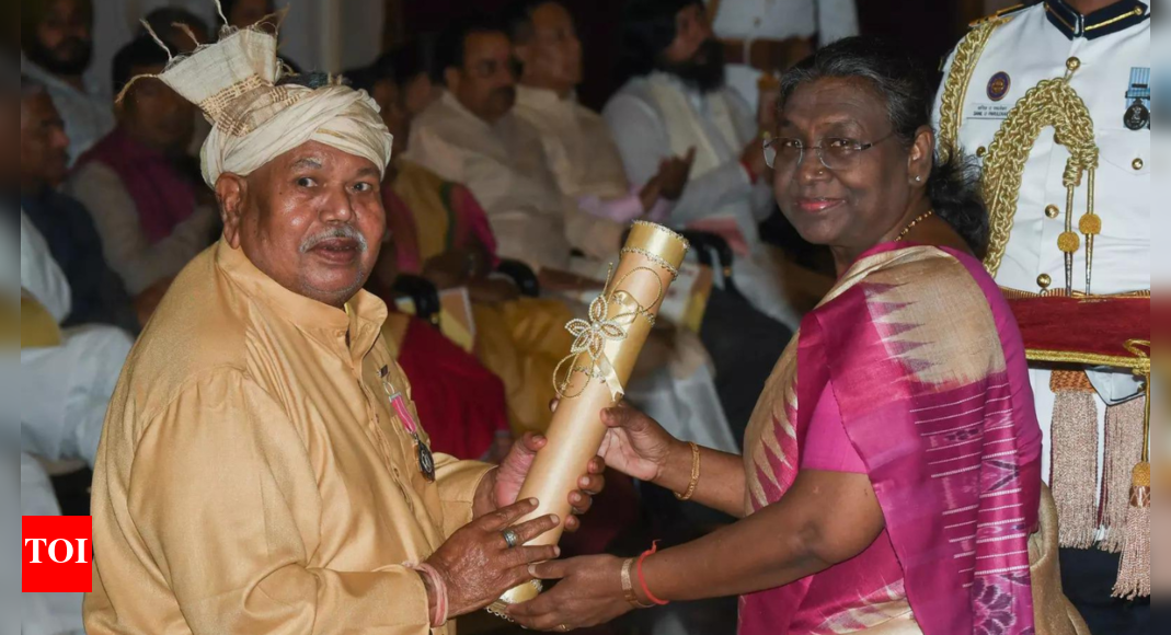 Bastar's Padma Shri Hemchand Manjhi to return honour, stops medical practice after Maoist threat | Raipur News - Vimarsana News