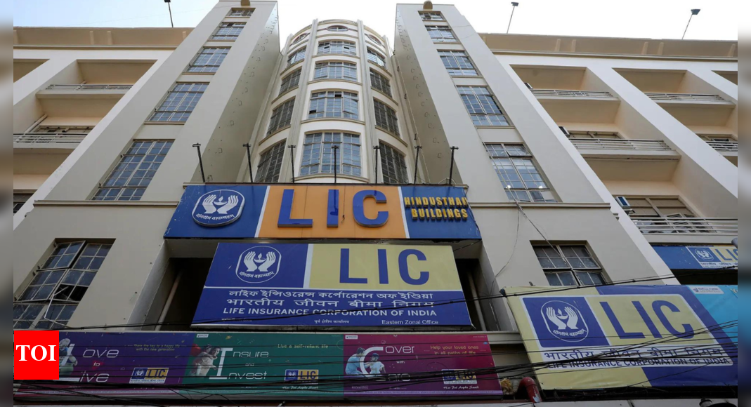 LIC mulls entering health insurance, explores acquisition opportunities | India News - Vimarsana News