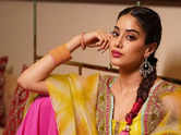 Janhvi reacts to wedding rumours with Shikhar Pahariya!