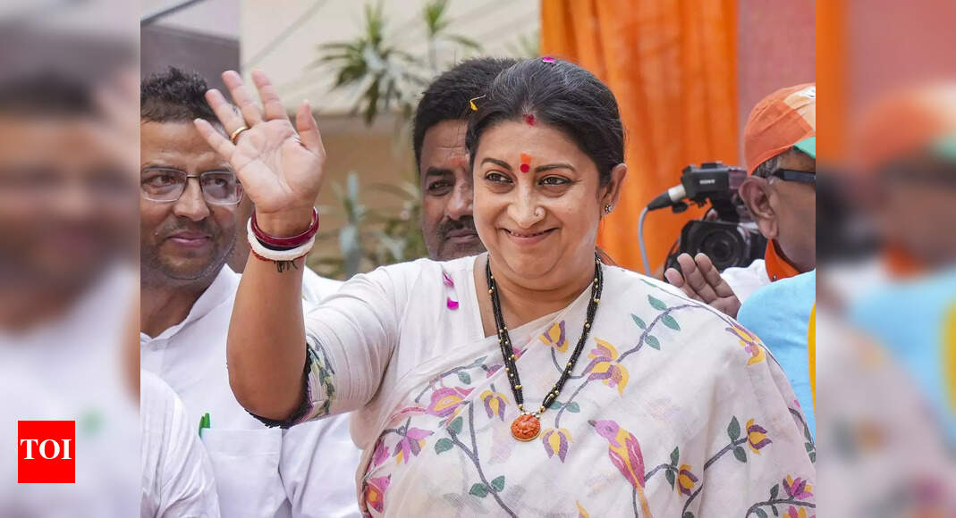 Union minister Smirti Irani chopper failed to land, BJP candidate accuses state govt for lapse | India News - Vimarsana News