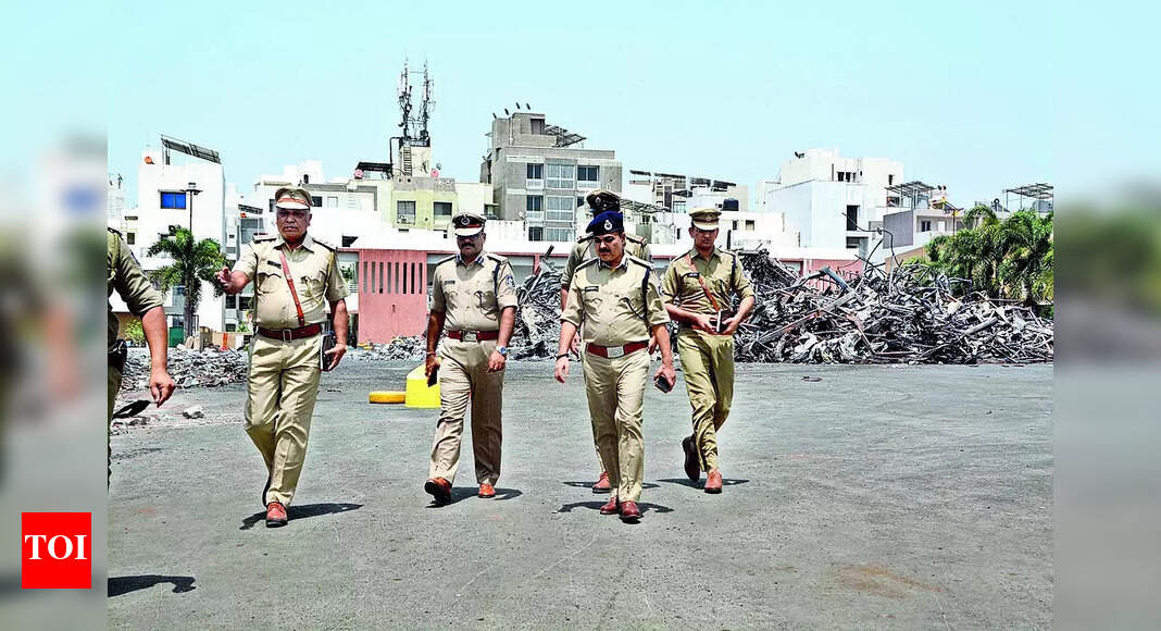 Police Commissioner: New police commissioner takes charge post-midnight | Rajkot News - Vimarsana News