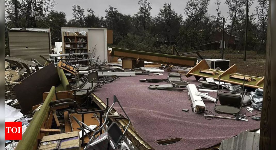 Over 7,13,000 customers without power in Texas, other states from ...
