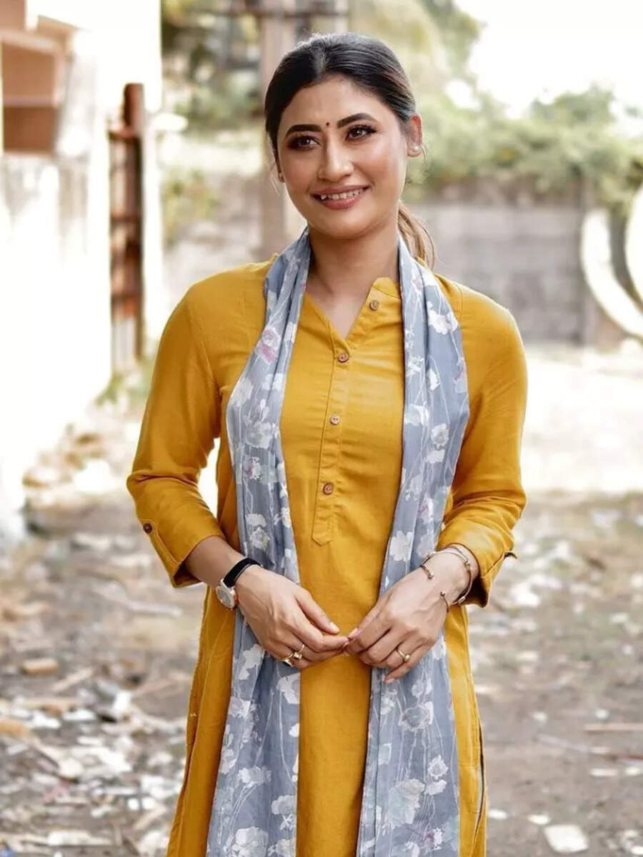  96 ஜானுவாக மாறிய குக் வித் கோமாளி சுனிதா! 