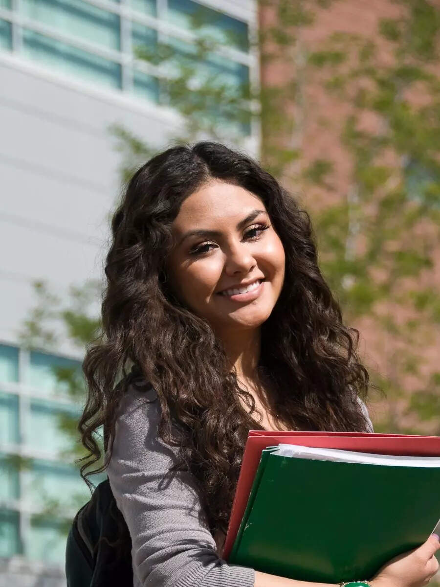 10 Universities in India for MBA Distance Learning
