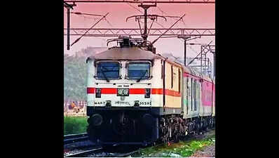 Train Accident: Man with ear plugs on dies after being hit by train ...