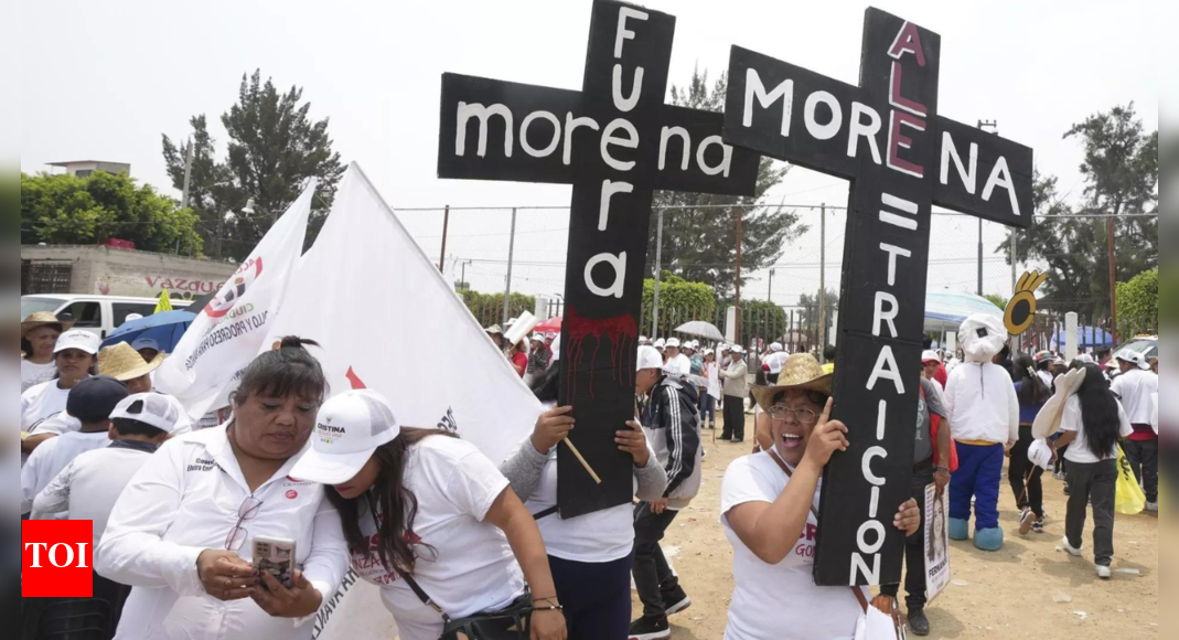 メキシコ選挙運動最終日に暴力が暗雲
