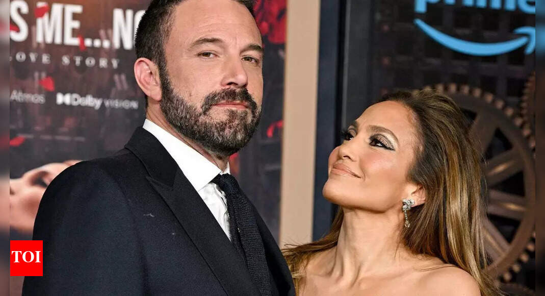Jennifer Lopez and Ben Affleck: Are demanding careers causing their divorce? | English Movie News - Vimarsana News