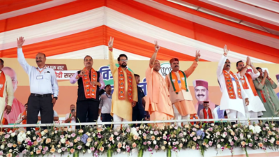 Aurangzeb's spirit has entered Congress and Samajwadi party: Yogi Adityanath
