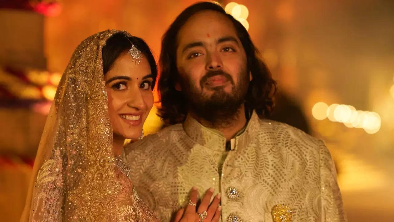 Lễ kỷ niệm trước đám cưới của Anant Ambani và Radhika Merchant: Phòng suite sang trọng trên du thuyền có giá khủng lên tới hơn 900 triệu đô la Mỹ | - Times of India