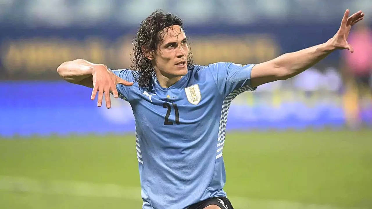 Uruguayan legend Edinson Cavani announces retirement from international football – Times of India