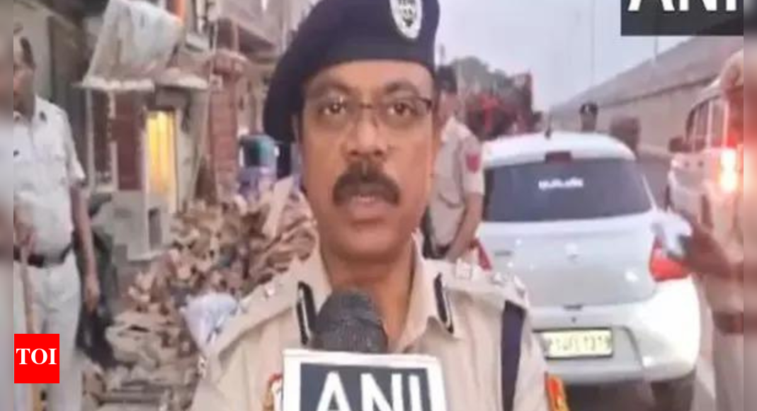 Young man brutally stabbed to death in New Delhi | India News - Vimarsana News