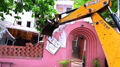 Restaurateurs across Maha feel pressure of demolition drives, strict scrutiny