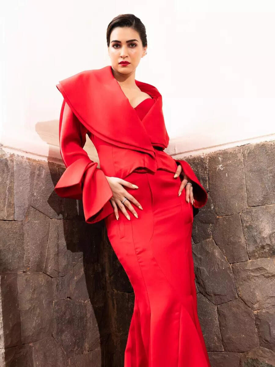 Kriti Sanon's latest look in a red gown is the perfect Summer outfit for a  cocktail party | Times of India