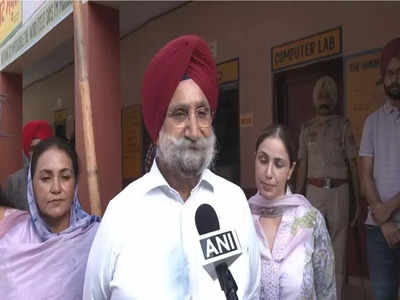 Congress candidate from Gurdaspur Lok Sabha constituency Sukhjinder Singh Randhawa cast his vote