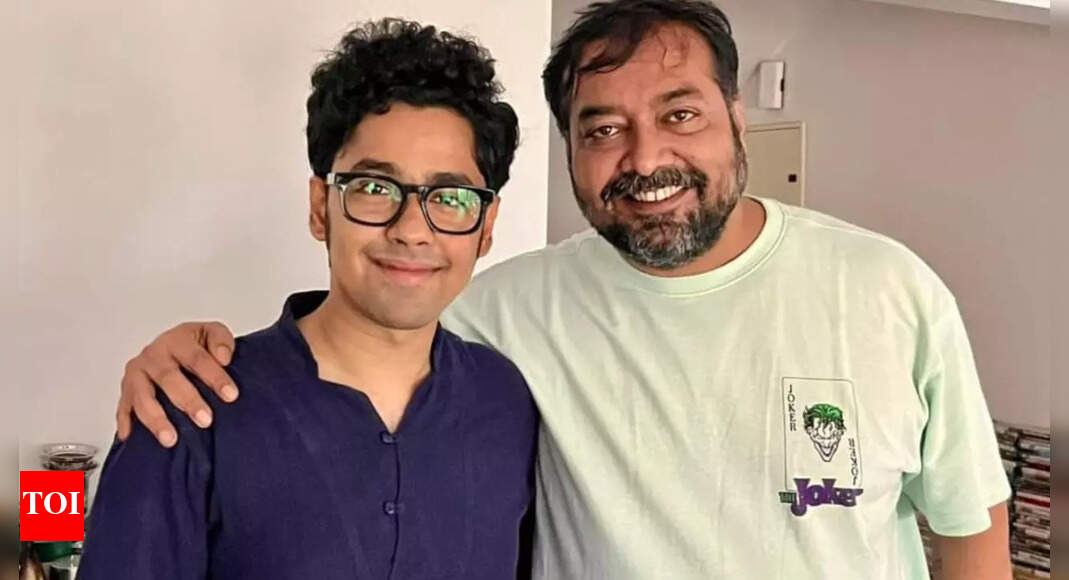 Riddhi Sen shares photo with Anurag Kashyap; Pens down his experience of working with the 'Kennedy' filmmaker | Bengali Movie News - Vimarsana News